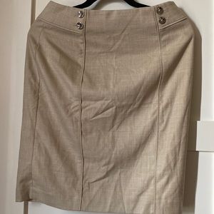 Neutral pencil skirt